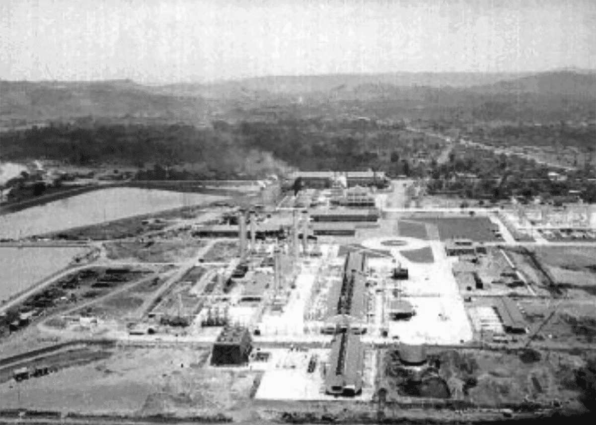 2. Instalaciones petroleras en Poza Rica (1951).jpg