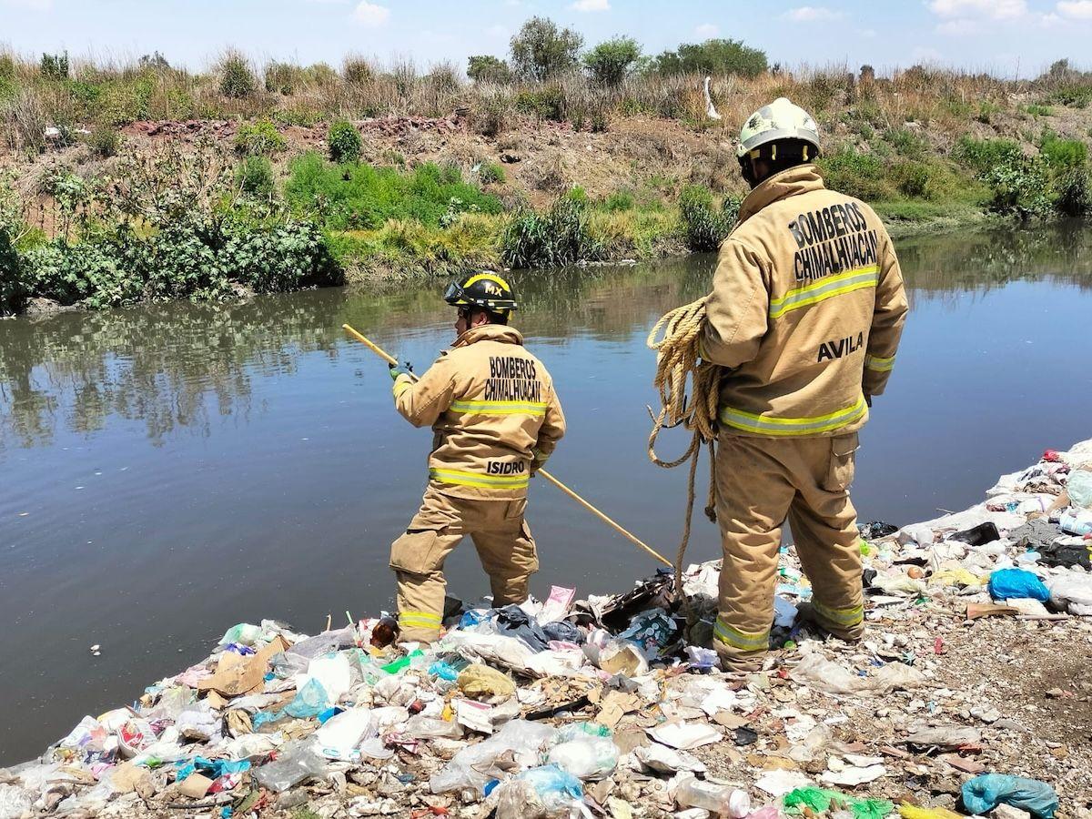 Bomberos Chimalhuacán, río contaminado.jpg