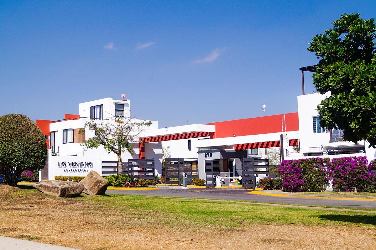 Entrance to Las Ventanas, another preserve in front of Vitana Residencial. Photo: Patricia Ramírez. 