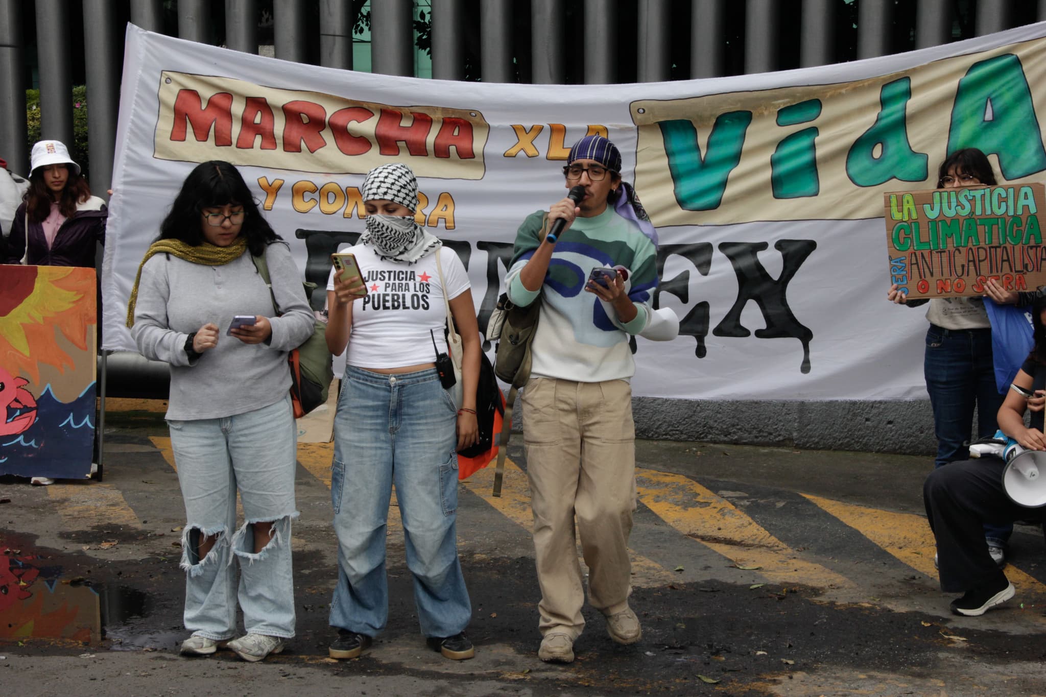 “The fight for Mother Earth is the mother of all struggles”: young people march against Pemex