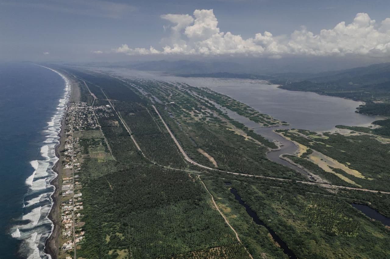 Salvemos Cuyutlán: llevan a tribunales megaproyecto de la Semar para ampliar el puerto de  Manzanillo