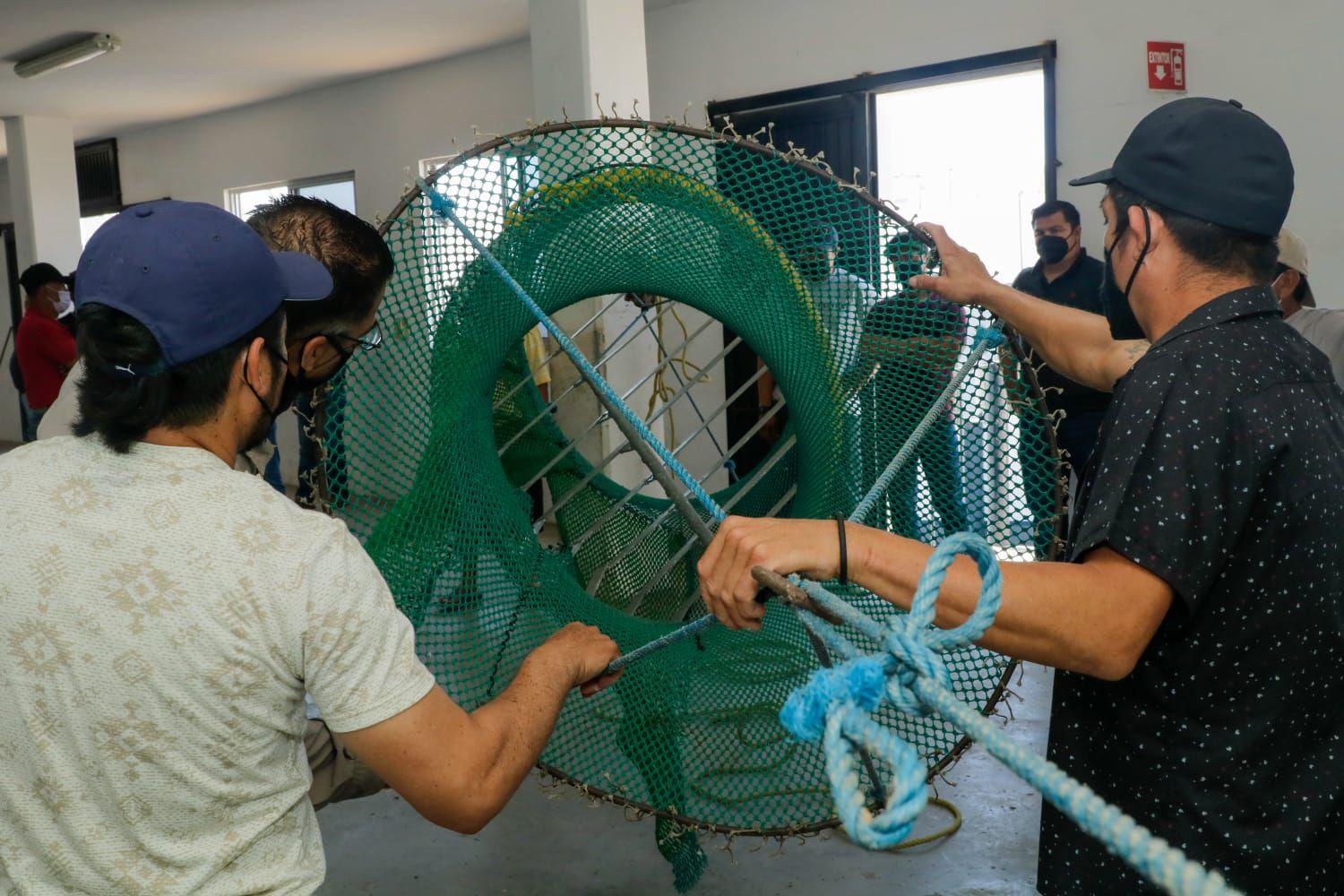 Capacitaciones a pescadores para uso de DETs. Foto: Secretaría de Agricultura y Desarrollo Rural.