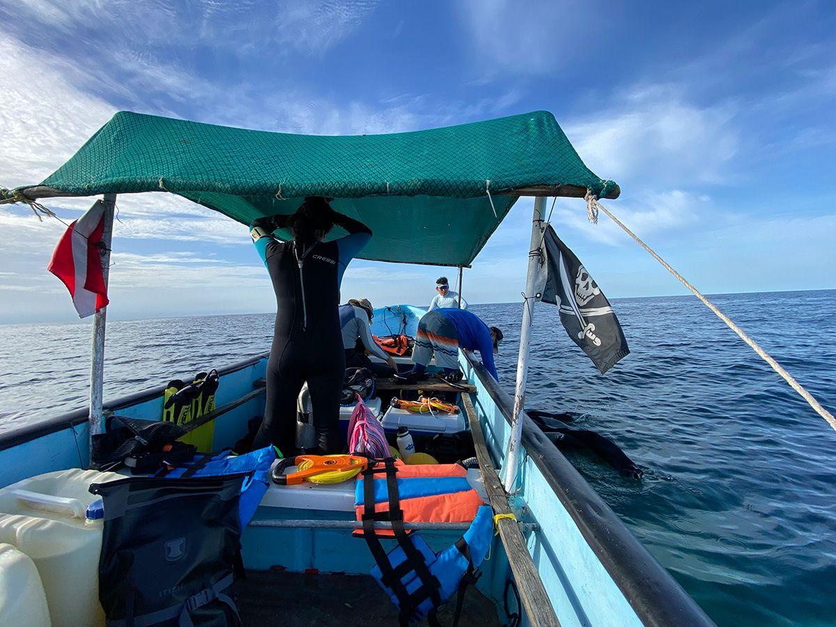 UNAM specialists joined Causa Natura Media to learn about the effects of the stranding of the ship “Grande Senegal” on the Madagascar reef. Photo: Lilia Balam