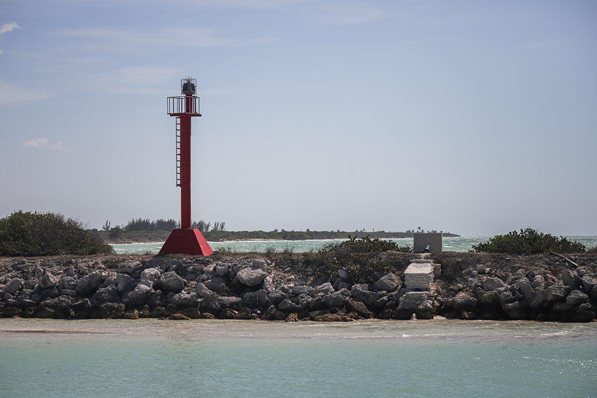 Experts point to shelters as one of the causes of coastal erosion. Photo by Lilia Balam.