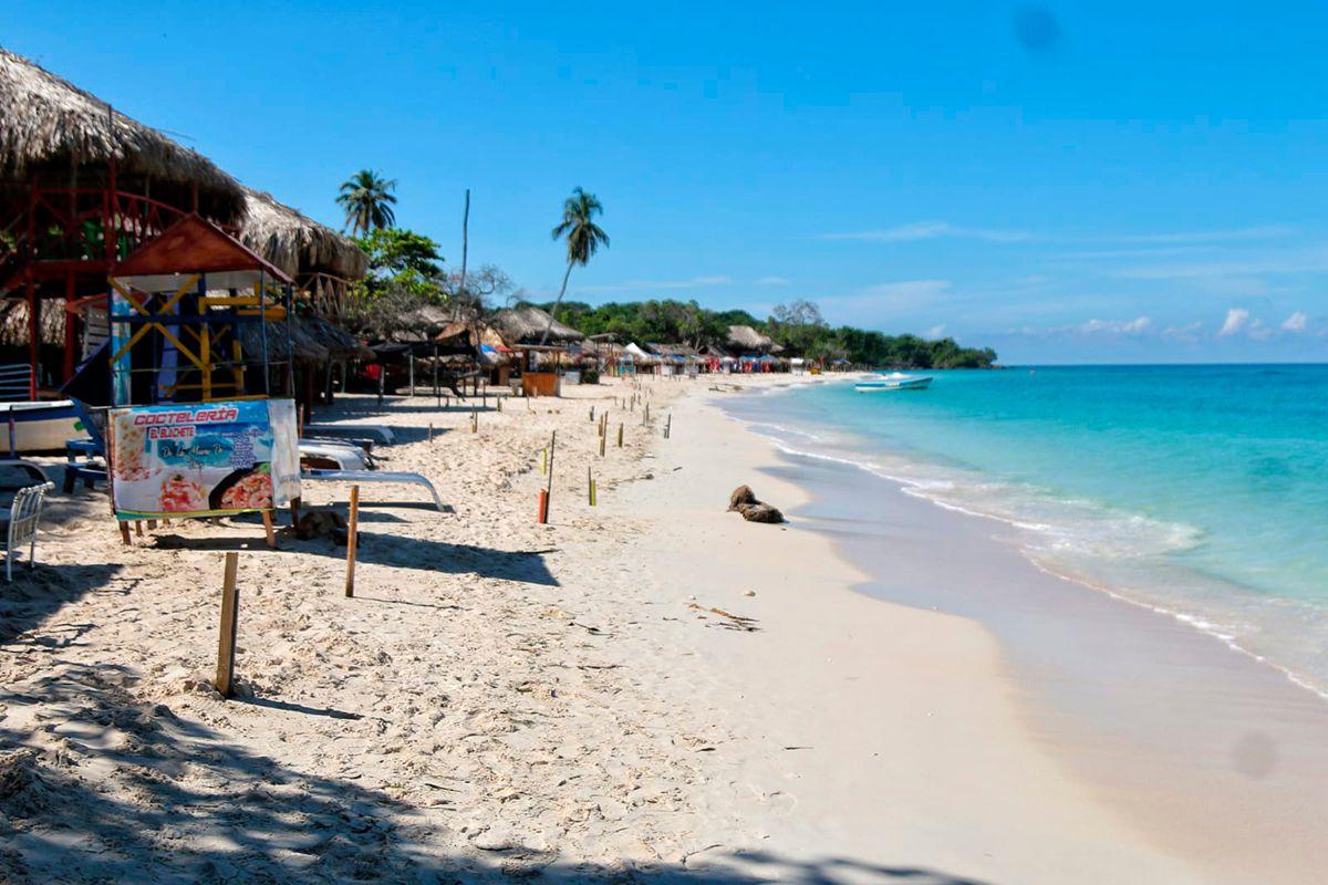 Turtle nesting in Colombia, Playa Blanca on Isla Barú