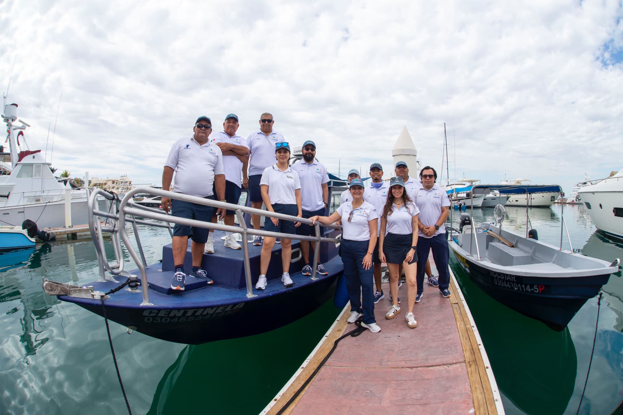 equipo-centinela-bahia-la-paz-pesca-ilegal.jpg