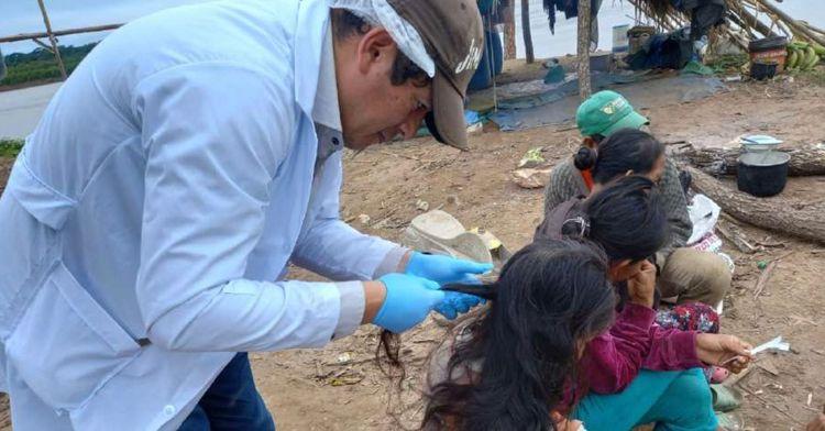 The CPILAP trained indigenous people to take samples and determine degrees of mercury contamination. Photo: Center of Indigenous Peoples of La Paz (CPILAP)